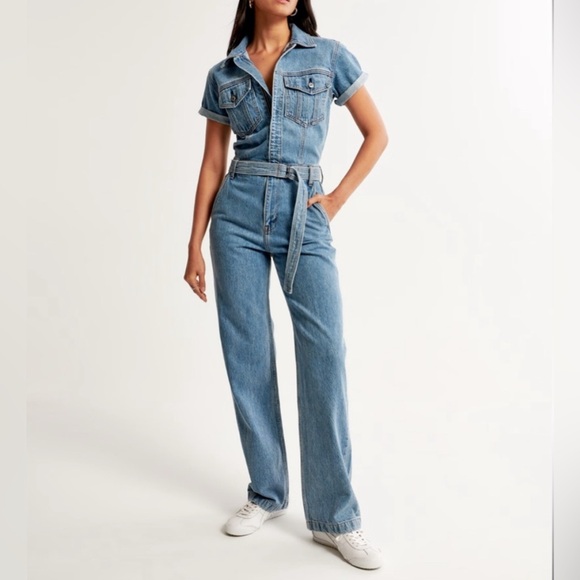 Abercrombie & Fitch Pants - NWOT ABERCROMBIE & Fitch women's 90s
Relaxed Denim Jumpsuit size L